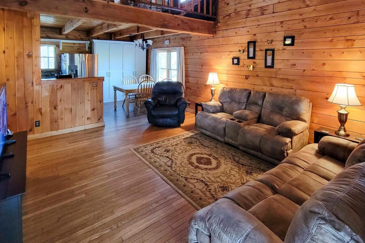 Holiday home Rustic With Screened Deck 8 Mi To Dollywood