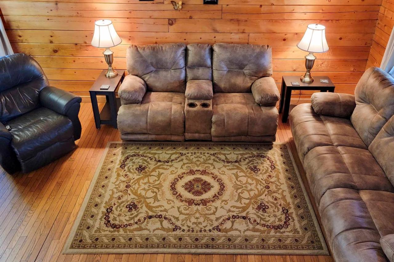 Holiday home Rustic With Screened Deck 8 Mi To Dollywood