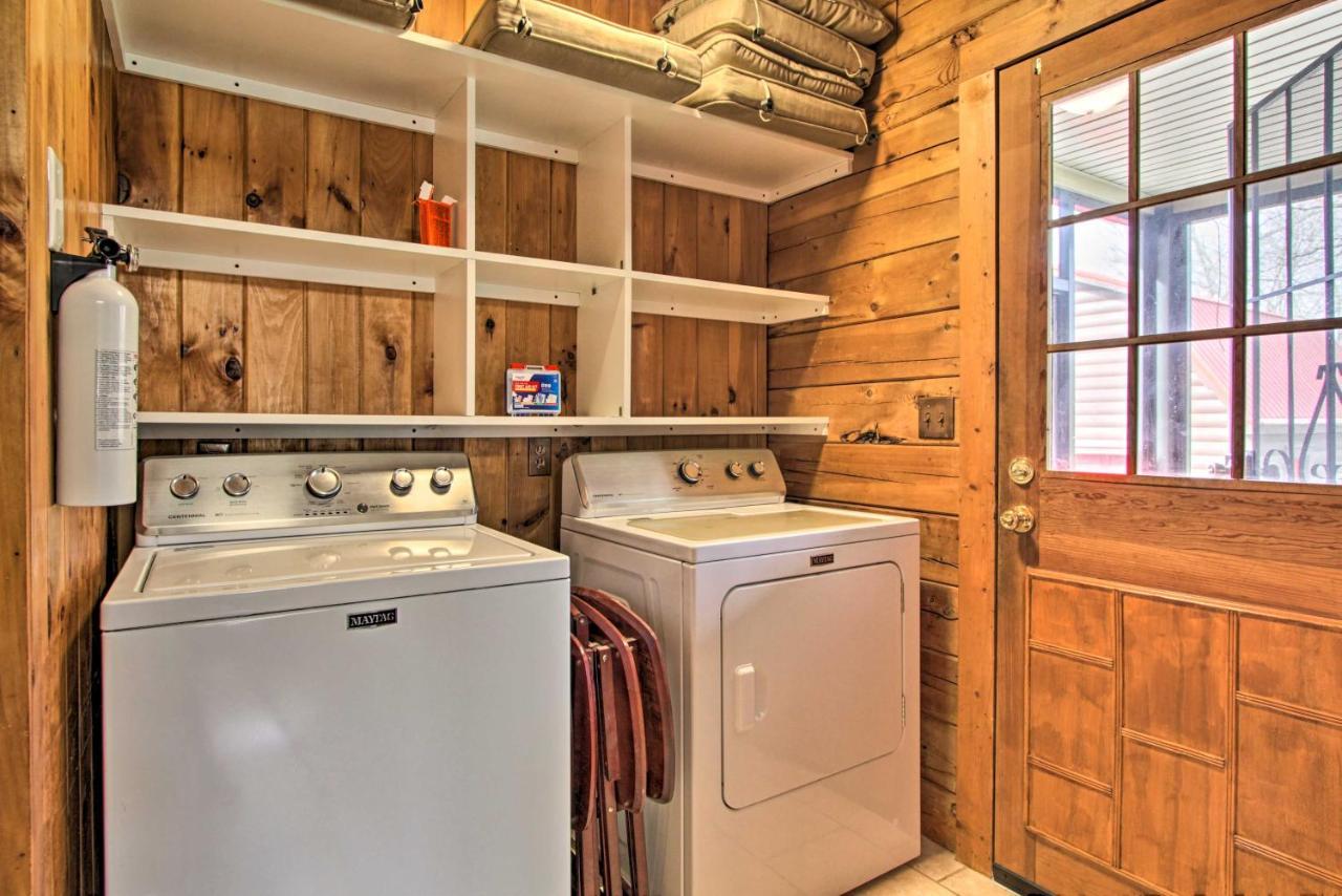 Rustic With Screened Deck 8 Mi To Dollywood Holiday home