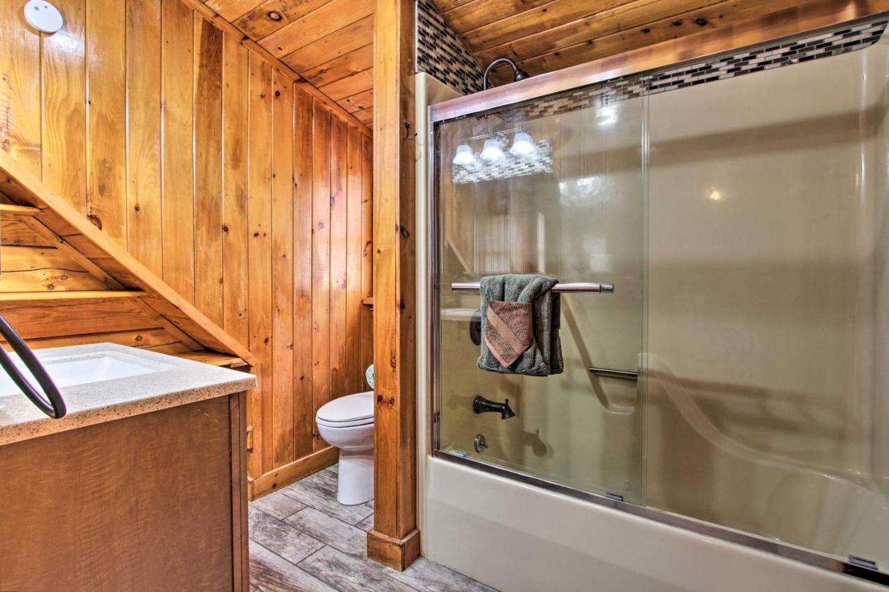 Rustic With Screened Deck 8 Mi To Dollywood Holiday home *