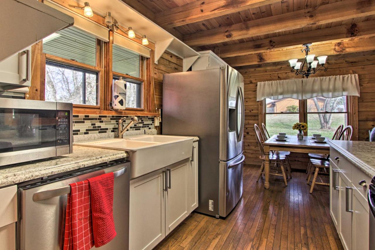 Holiday home Rustic With Screened Deck 8 Mi To Dollywood